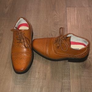 Boys, size 10, Joseph Allen shoes.